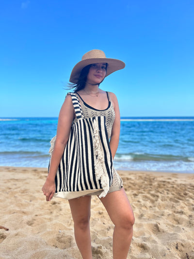 BLACK AND WHITE STRIPED BEACH TOTE